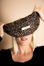 Charger l'image dans la galerie, Sac banane léopard idée cadeau