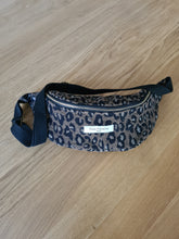 Charger l'image dans la galerie, Sac banane léopard tendance. Idée cadeau . Création. Fabrication française.