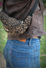Charger l'image dans la galerie, Sac banane léopard
