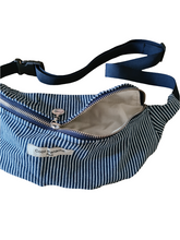 Charger l'image dans la galerie, Banane rayée bleu et blanc. Cadeau tendance.