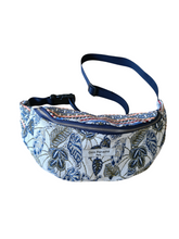 Charger l'image dans la galerie, Sac Banane Blue Forest
