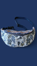 Charger l'image dans la galerie, Sac Banane Blue Forest