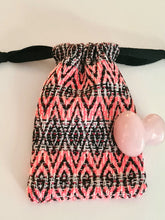 Charger l'image dans la galerie, Mushroom en Quartz rose avec pochette fluo