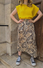 Charger l'image dans la galerie, Jupe midi Amina
