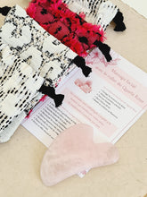Charger l&#39;image dans la galerie, Gua sha avec pochette rose

